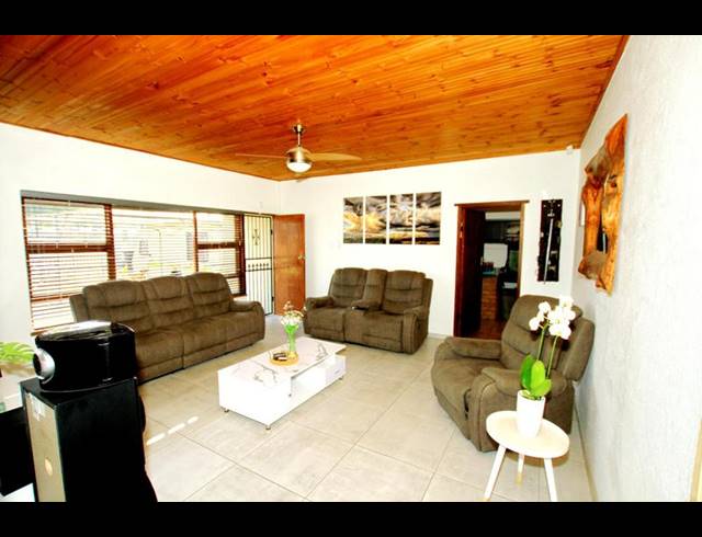 3 BEDROOM HOUSE FOR SALE IN SHIRLEY PARK